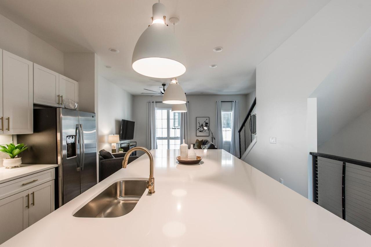 Brand New 4 Bedroom 4Bath Townhome With Amazing Rooftop! 纳什维尔 外观 照片